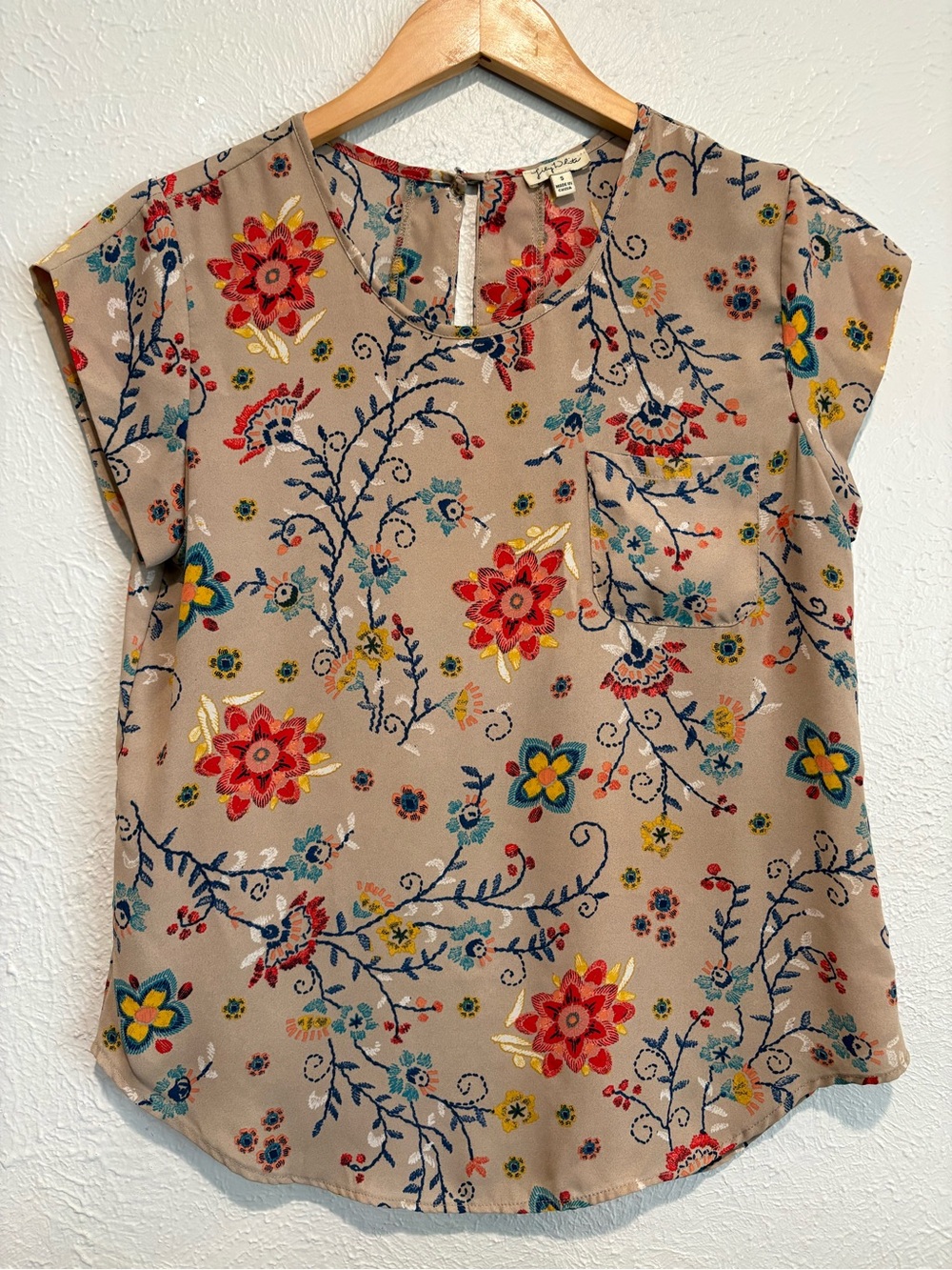 Lily White Floral Cap-Sleeve Blouse in Beige, Sz- S